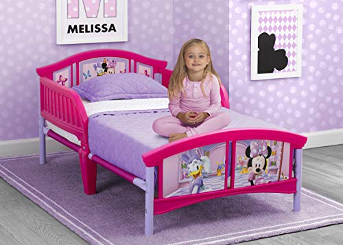 מיטת פעוטות מפלסטיק לילדים דלתא, דיסני מיני מאוס עם עריסת כוכבים מנצנצים ומזרן לפעוטות
