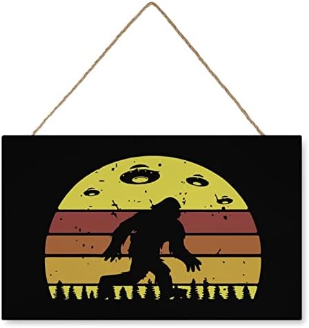 Bigfoot Retro Alien Alien Pifsion UFO שלט עץ טרנדי עם חוט תלויה דלת דלת קירט של חותם של חותם