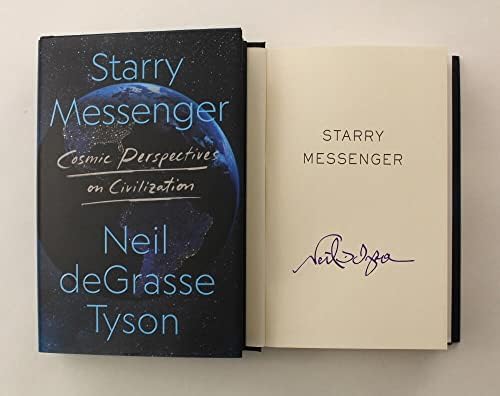 ניל דגראס טייסון חתם על חתימה חתימה כוכבי מסנג'ר פרספקטיבות קוסמיות על ספר התרבות B - אסטרופיזיקאי ידוע
