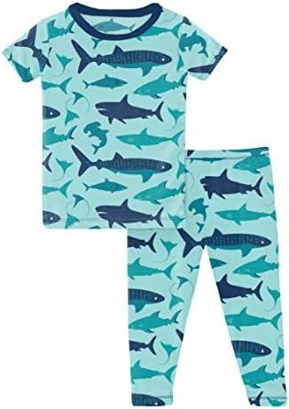 מכנסי Kickee Short Sleeve סט PJ עם מכנסיים, טי הדפס עם מכנסיים תואמים, תינוקות וילדים סט פיג'מה, טאקו, כרישים,