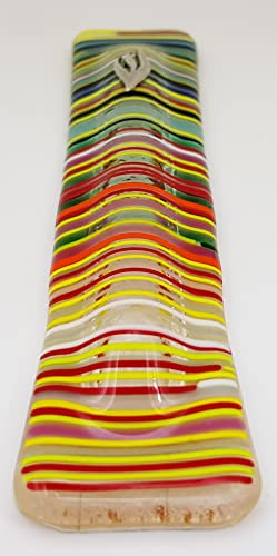 מארז מזוזה מודרני עם פסים צבעוניים על זכוכית, יצירתי יהודה, מתנה לחימוני בית יהודית
